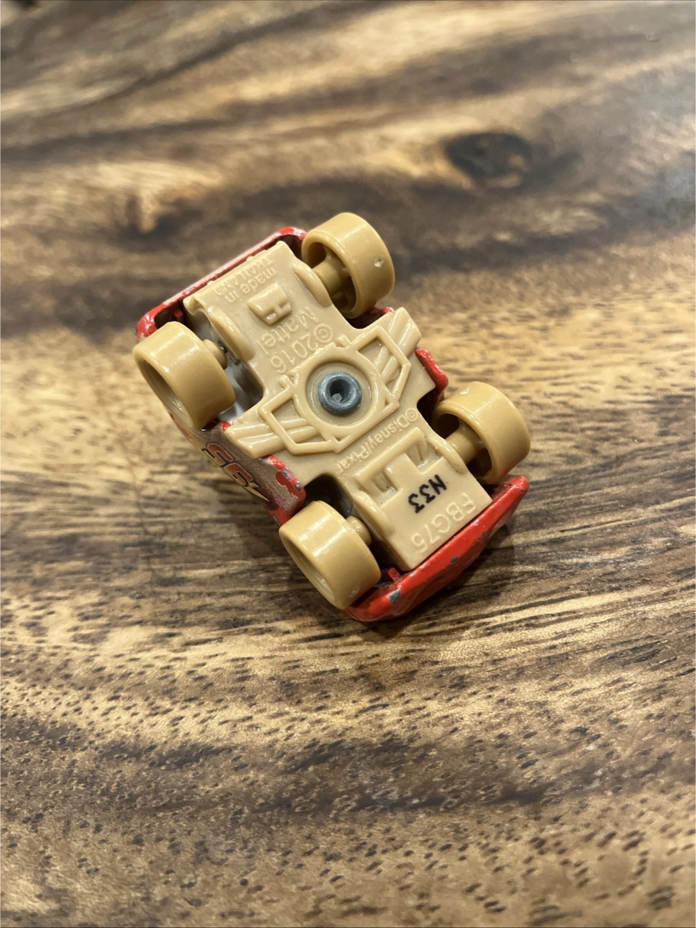 Disney Pixar Cars Muddy Lightning McQueen Mini Racers - Picture 7 of 7